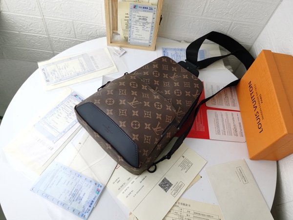 ルイヴィトンバッグ側面デザイン